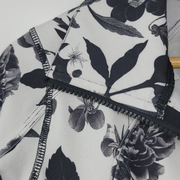 Lululemon Nice Asana jacket - Picture 9 of 11